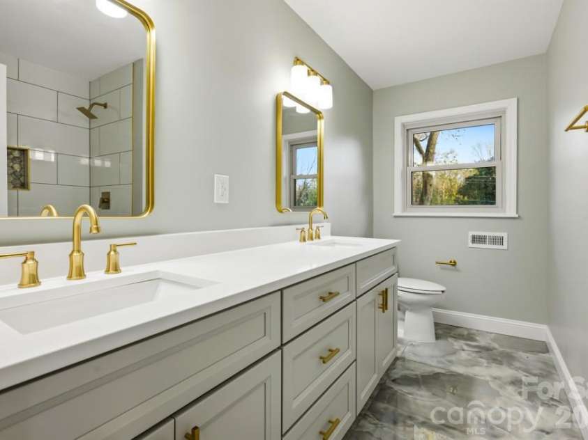 415 Kimmswick Road, Charlotte, NC 28214.  MLS# CAR4358484, YatesRealty ID 11898. Primary FB