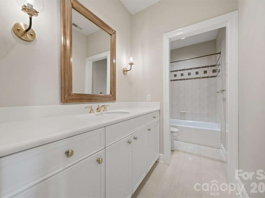 3619 Links Drive, Conover, NC 28613.  MLS# CAR4315421, YatesRealty ID 11899. Ensuite Bath
