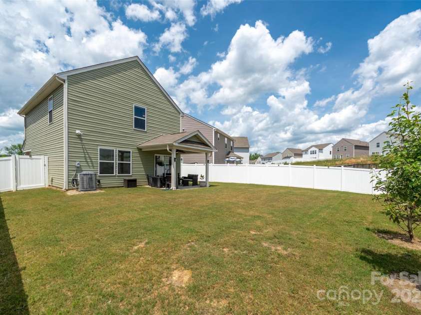 507 Newfound Hollow Drive, Charlotte, NC 28214.  MLS# CAR4252312, YatesRealty ID 11899. 