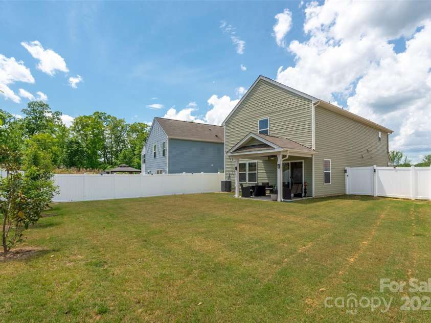 507 Newfound Hollow Drive, Charlotte, NC 28214.  MLS# CAR4252312, YatesRealty ID 11899. 