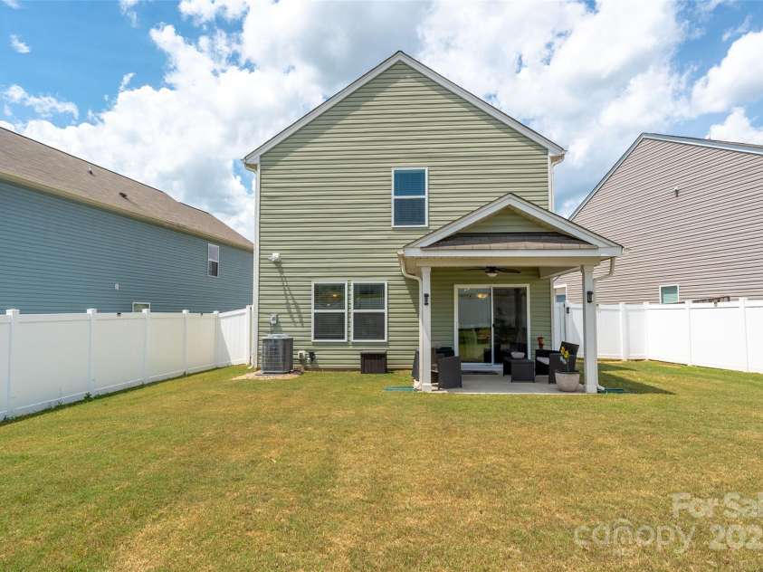 507 Newfound Hollow Drive, Charlotte, NC 28214.  MLS# CAR4252312, YatesRealty ID 11899. Dont miss out on this beautiful home.