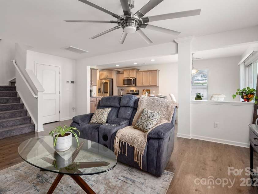 507 Newfound Hollow Drive, Charlotte, NC 28214.  MLS# CAR4252312, YatesRealty ID 11899. Family room opens to Kitchen and Dining area.