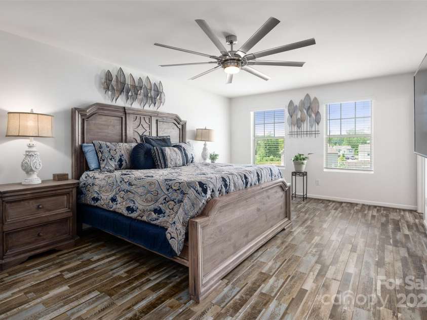 507 Newfound Hollow Drive, Charlotte, NC 28214.  MLS# CAR4252312, YatesRealty ID 11899. Spacious primare suite