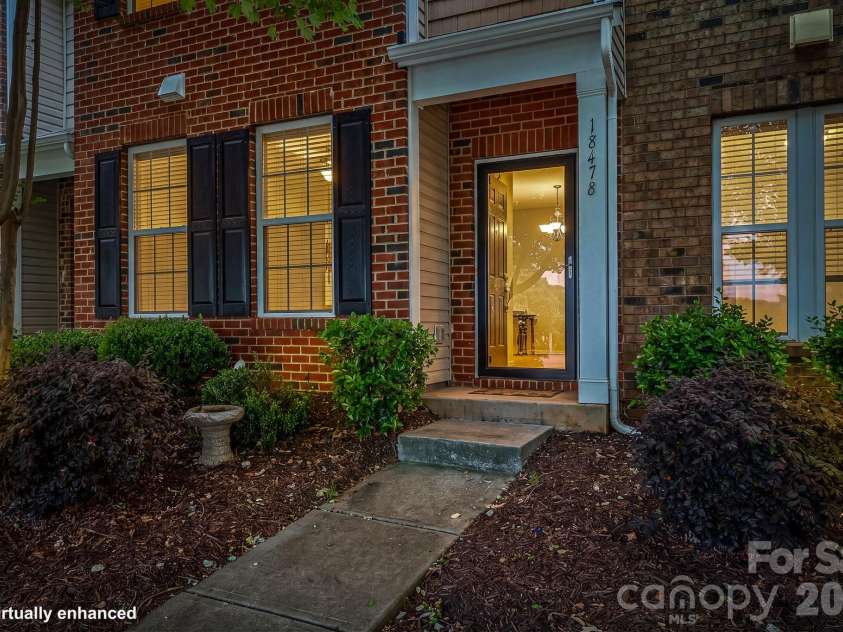 18478 Catawba Avenue, Cornelius, NC 28031.  MLS# CAR4322308, YatesRealty ID 11900. 