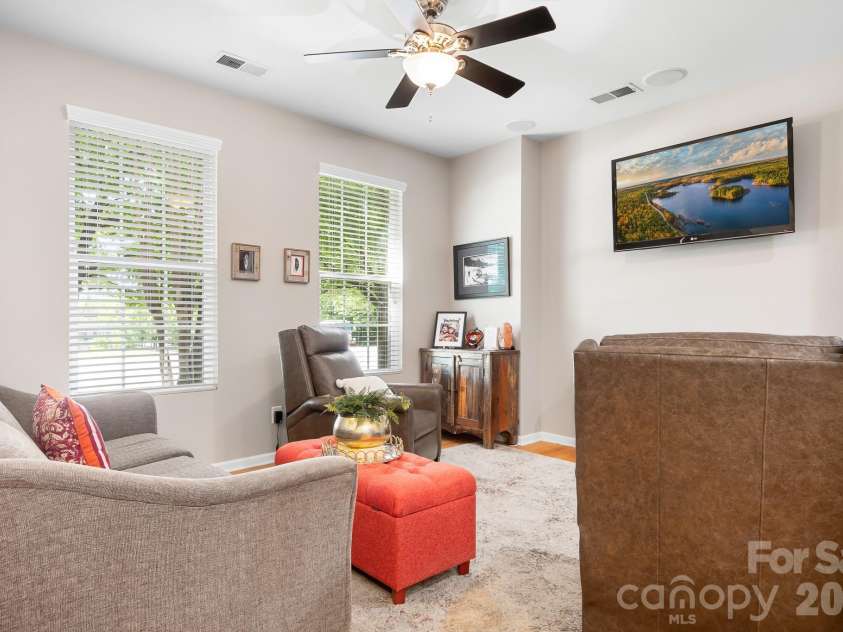 18478 Catawba Avenue, Cornelius, NC 28031.  MLS# CAR4322308, YatesRealty ID 11900. 