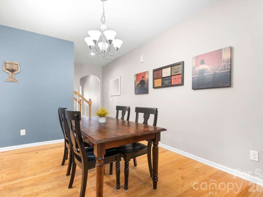 18478 Catawba Avenue, Cornelius, NC 28031.  MLS# CAR4322308, YatesRealty ID 11900. Dining area