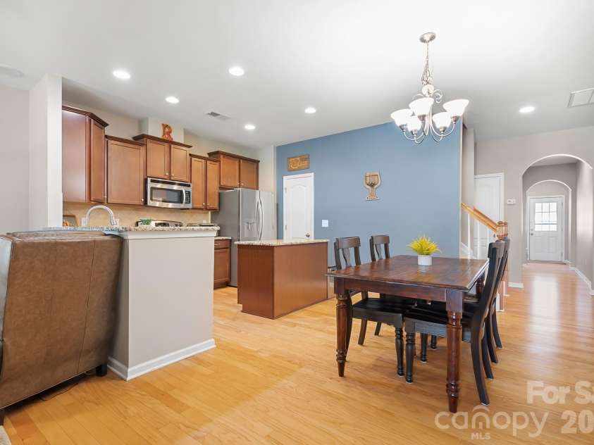 18478 Catawba Avenue, Cornelius, NC 28031.  MLS# CAR4322308, YatesRealty ID 11900. Open floor plan
