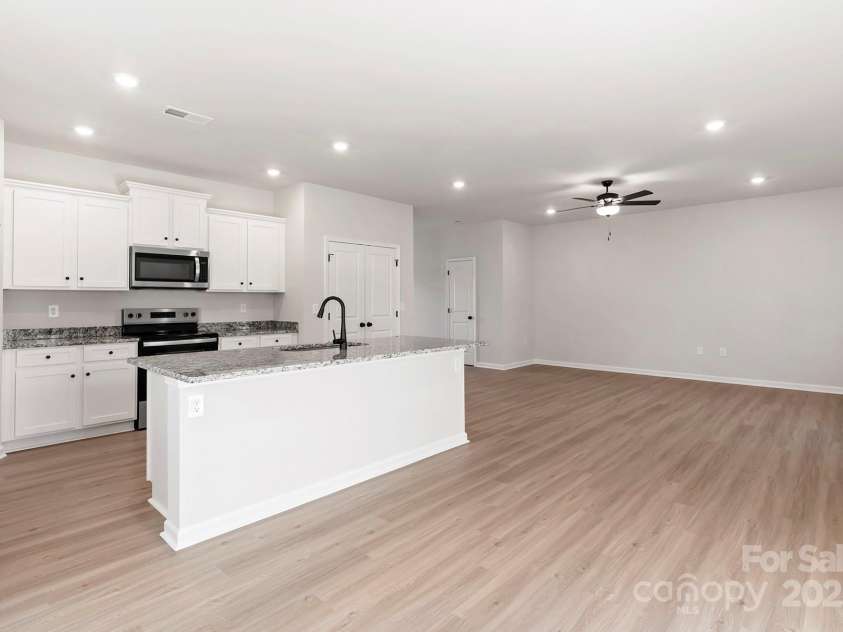 507 Maddox Drive, Shelby, NC 28152.  MLS# CAR4239395, YatesRealty ID 11900. 