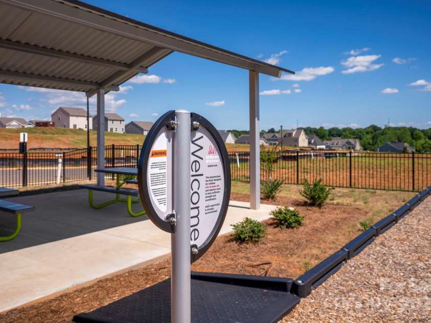 507 Maddox Drive, Shelby, NC 28152.  MLS# CAR4239395, YatesRealty ID 11900. 