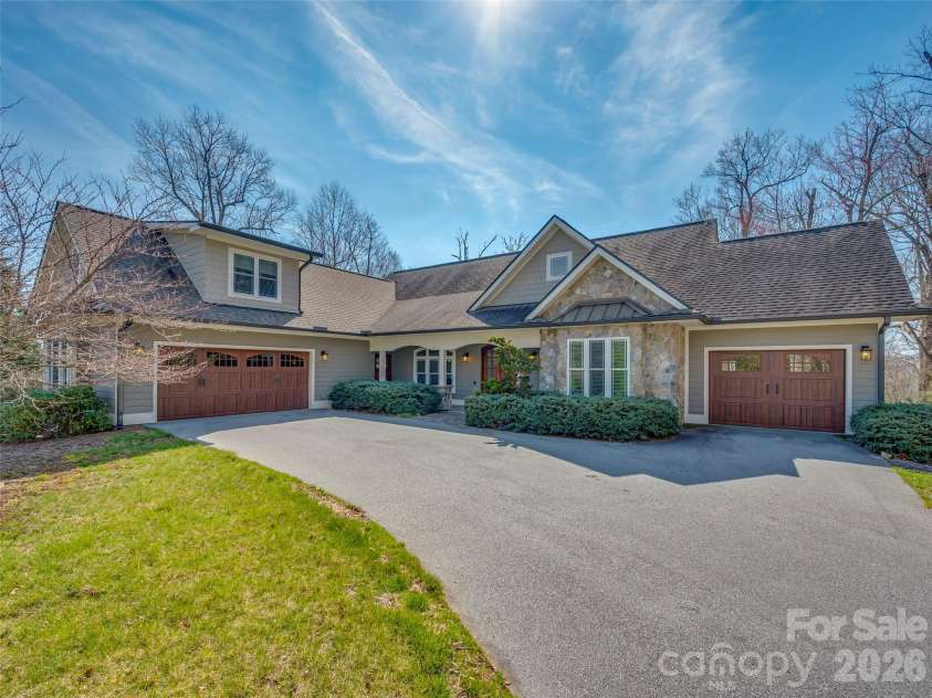 439 Monarch Road, Hendersonville, NC 28739.  MLS# CAR4363938, YatesRealty ID 11901. 