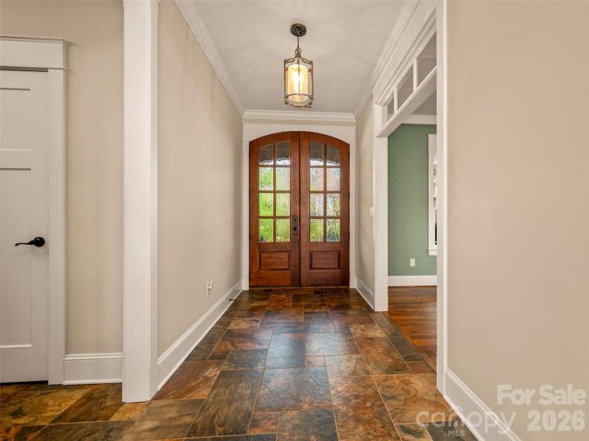 439 Monarch Road, Hendersonville, NC 28739.  MLS# CAR4363938, YatesRealty ID 11901. 