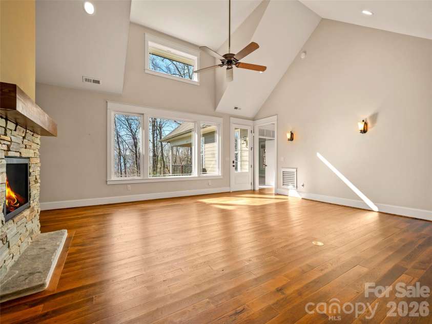 439 Monarch Road, Hendersonville, NC 28739.  MLS# CAR4363938, YatesRealty ID 11901. 