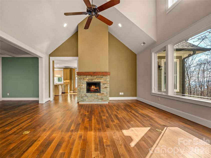 439 Monarch Road, Hendersonville, NC 28739.  MLS# CAR4363938, YatesRealty ID 11901. 