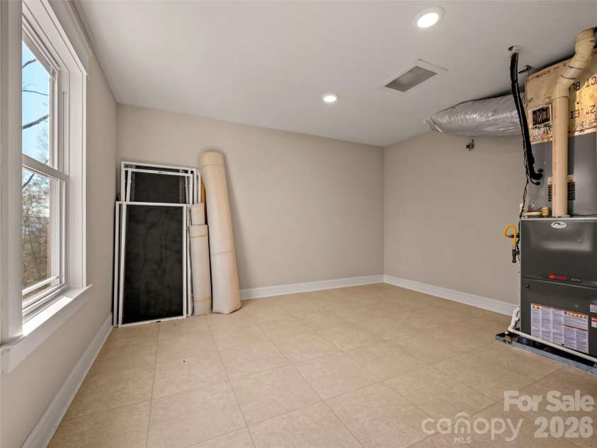 439 Monarch Road, Hendersonville, NC 28739.  MLS# CAR4363938, YatesRealty ID 11901. 