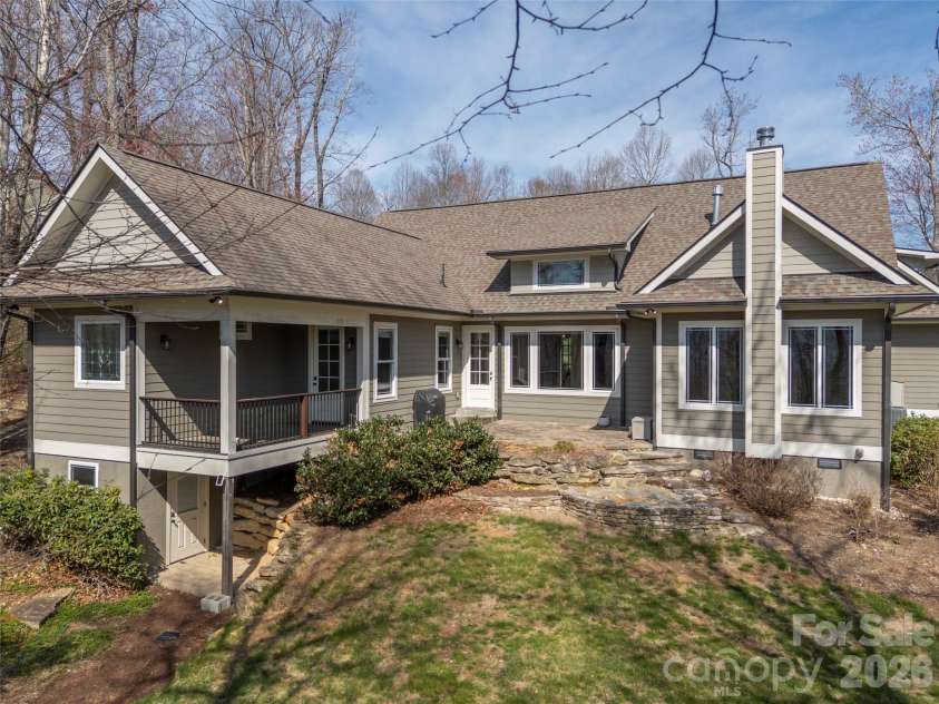 439 Monarch Road, Hendersonville, NC 28739.  MLS# CAR4363938, YatesRealty ID 11901. 