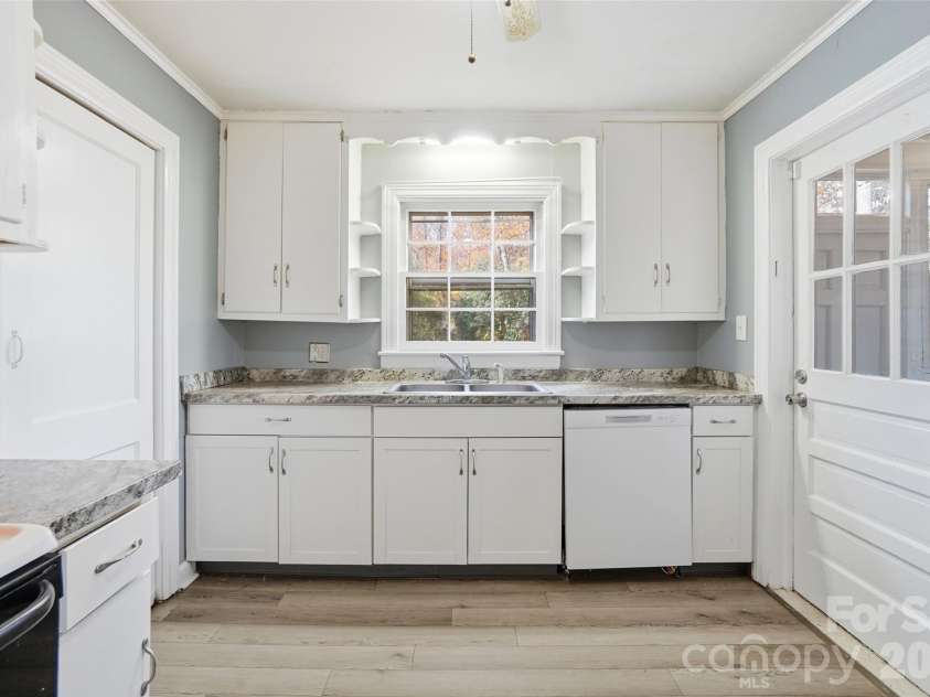 3200 Sam Wilson Road, Charlotte, NC 28214.  MLS# CAR4324510, YatesRealty ID 11902. 