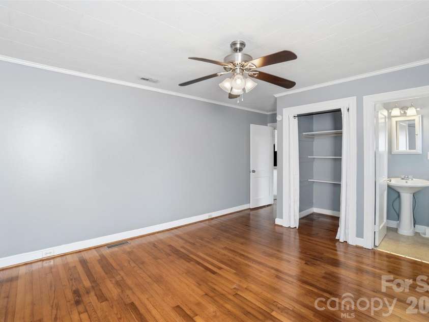 3200 Sam Wilson Road, Charlotte, NC 28214.  MLS# CAR4324510, YatesRealty ID 11902. 