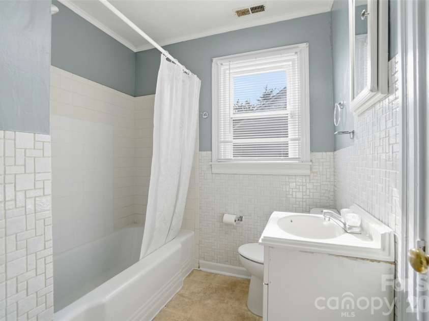 3200 Sam Wilson Road, Charlotte, NC 28214.  MLS# CAR4324510, YatesRealty ID 11902. 