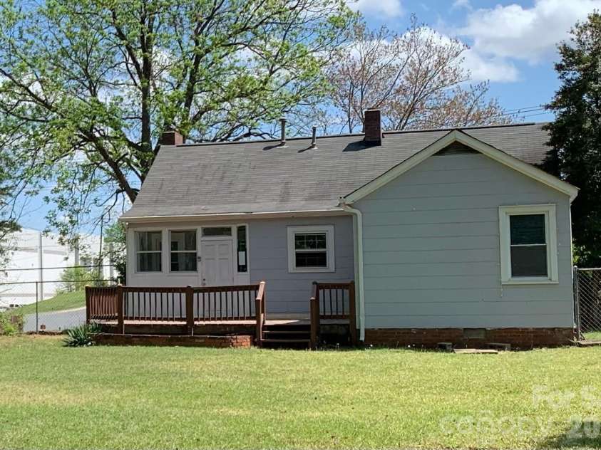 3200 Sam Wilson Road, Charlotte, NC 28214.  MLS# CAR4324510, YatesRealty ID 11902. 