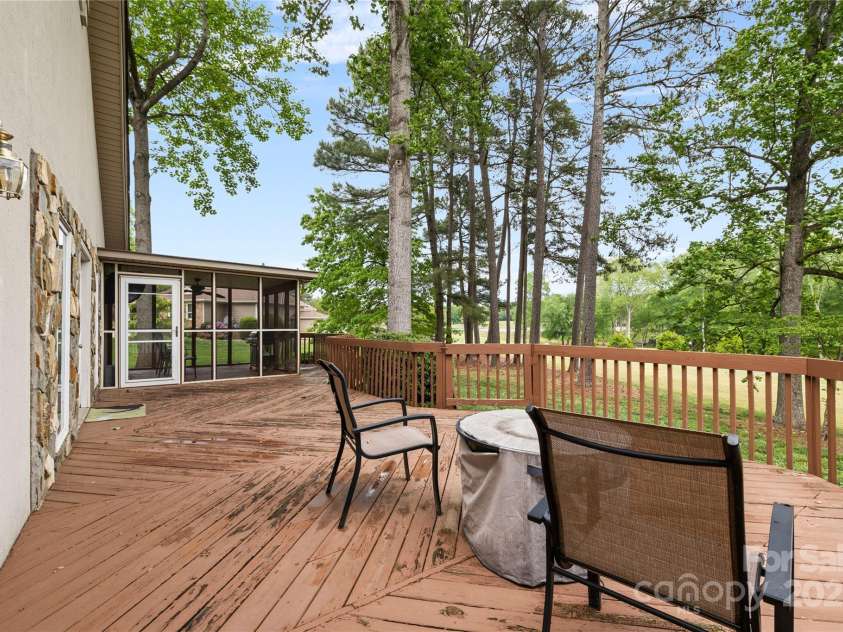 3764 Glenn Oaks Drive, Maiden, NC 28650.  MLS# CAR4246719, YatesRealty ID 11902. Large deck