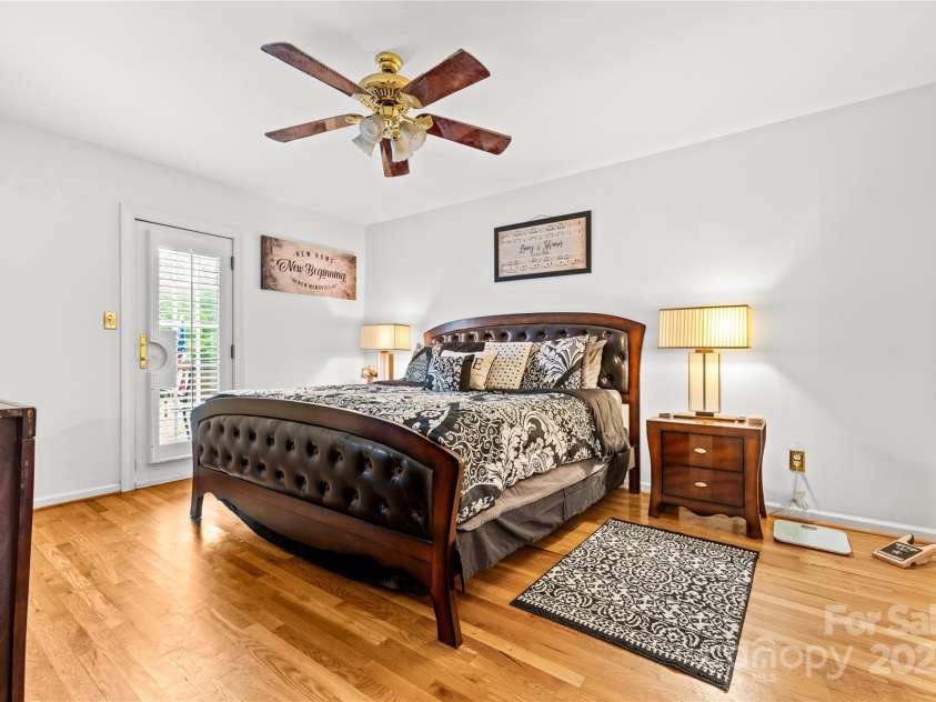 3764 Glenn Oaks Drive, Maiden, NC 28650.  MLS# CAR4246719, YatesRealty ID 11902. Primary Bedroom