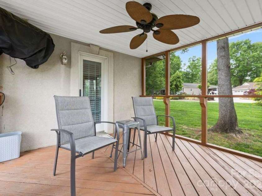 3764 Glenn Oaks Drive, Maiden, NC 28650.  MLS# CAR4246719, YatesRealty ID 11902. Screened in area