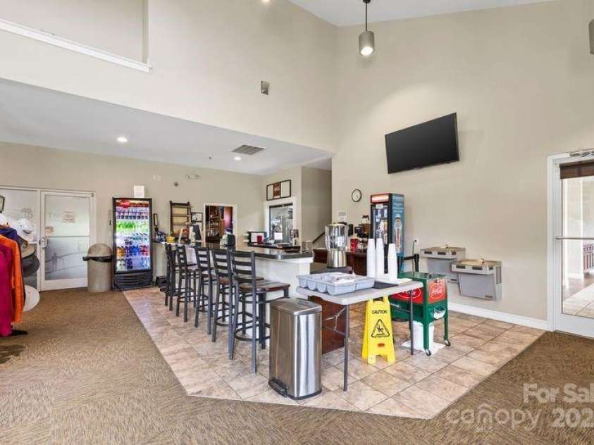 3764 Glenn Oaks Drive, Maiden, NC 28650.  MLS# CAR4246719, YatesRealty ID 11902. Snack bar in Club House all welcome. Don't have to be a member