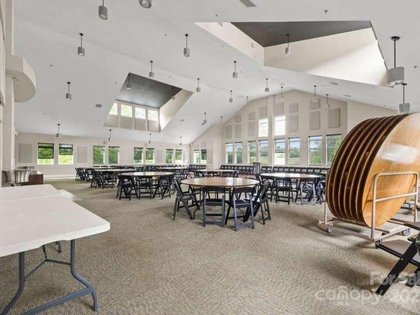 3764 Glenn Oaks Drive, Maiden, NC 28650.  MLS# CAR4246719, YatesRealty ID 11902. You can rent the large room and have it catered