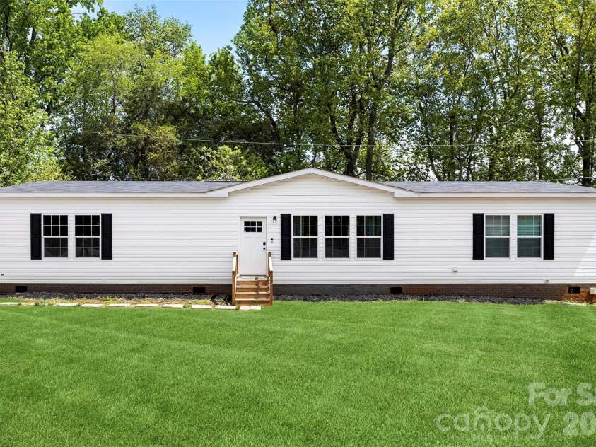 5236 Montana Circle, Concord, NC 28027.  MLS# CAR4369946, YatesRealty ID 11903. 