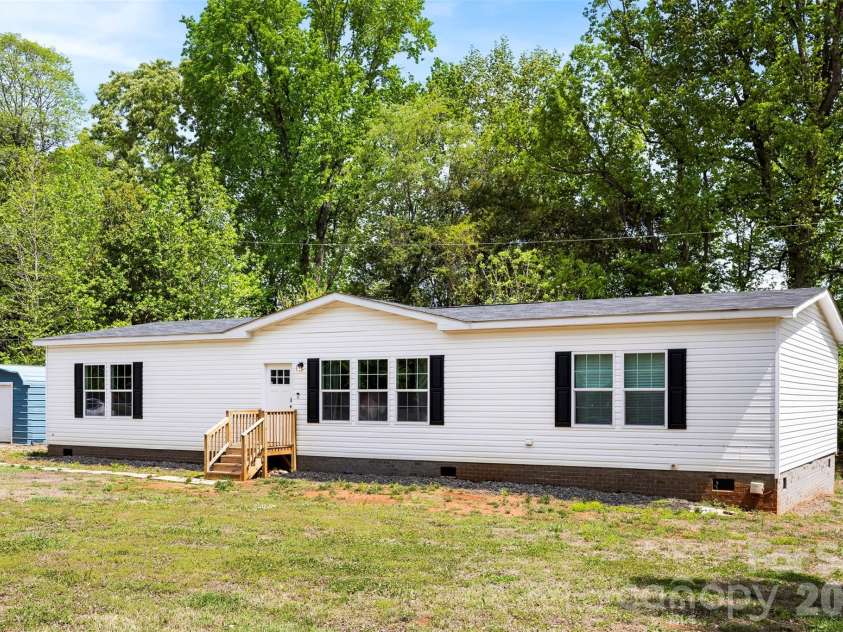 5236 Montana Circle, Concord, NC 28027.  MLS# CAR4369946, YatesRealty ID 11903. 