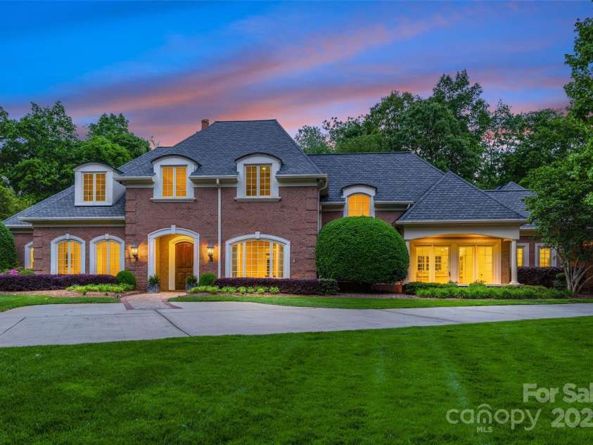 5701 Challisford Lane, Charlotte, NC 28226.  MLS# CAR4253782, YatesRealty ID 11903. 