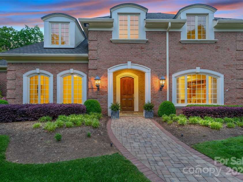 5701 Challisford Lane, Charlotte, NC 28226.  MLS# CAR4253782, YatesRealty ID 11903. 