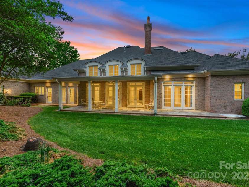 5701 Challisford Lane, Charlotte, NC 28226.  MLS# CAR4253782, YatesRealty ID 11903. 