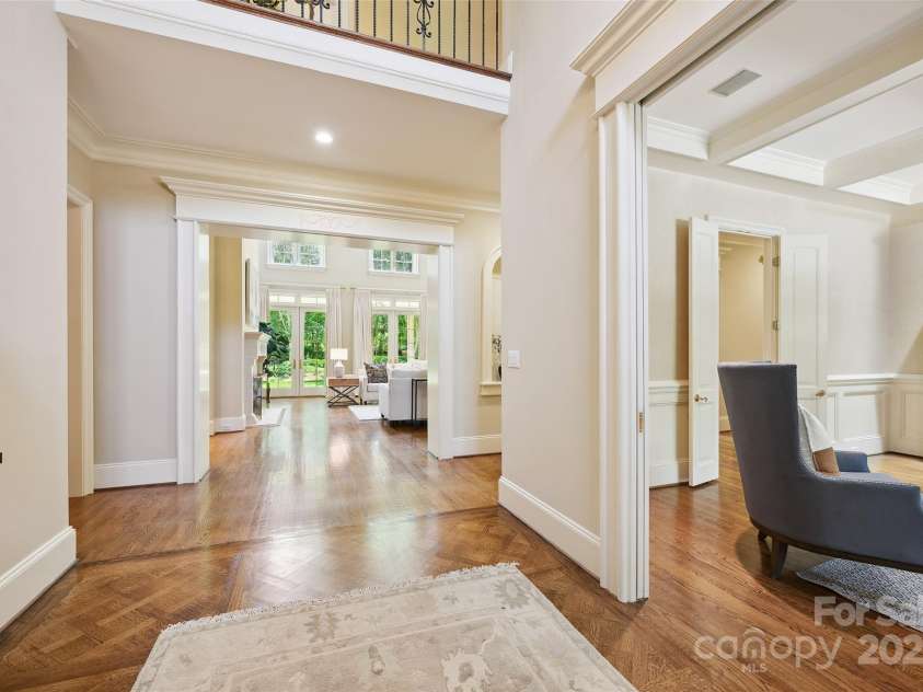 5701 Challisford Lane, Charlotte, NC 28226.  MLS# CAR4253782, YatesRealty ID 11903. 