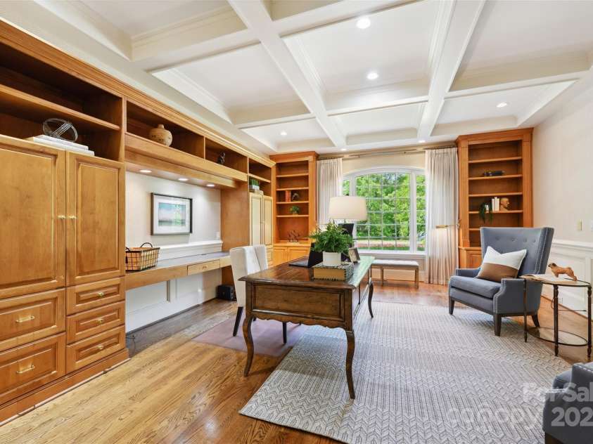 5701 Challisford Lane, Charlotte, NC 28226.  MLS# CAR4253782, YatesRealty ID 11903. 