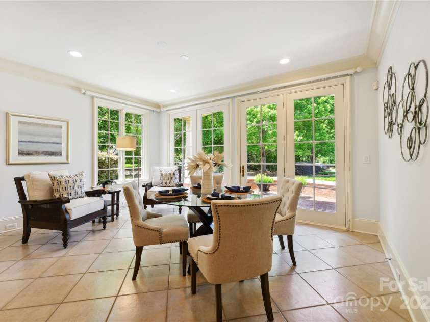 5701 Challisford Lane, Charlotte, NC 28226.  MLS# CAR4253782, YatesRealty ID 11903. 