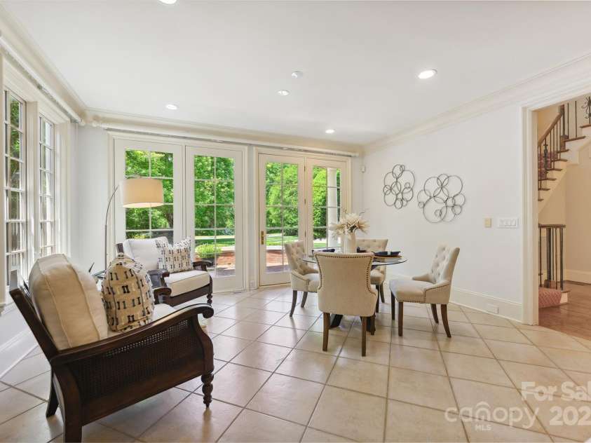 5701 Challisford Lane, Charlotte, NC 28226.  MLS# CAR4253782, YatesRealty ID 11903. 