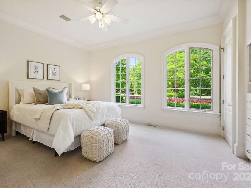 5701 Challisford Lane, Charlotte, NC 28226.  MLS# CAR4253782, YatesRealty ID 11903. 