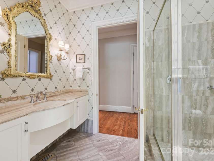 5701 Challisford Lane, Charlotte, NC 28226.  MLS# CAR4253782, YatesRealty ID 11903. 