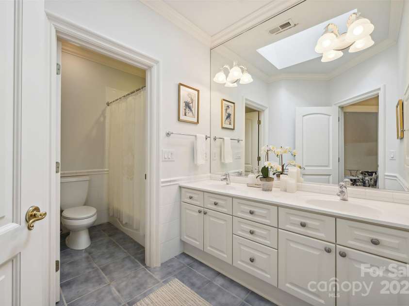 5701 Challisford Lane, Charlotte, NC 28226.  MLS# CAR4253782, YatesRealty ID 11903. 