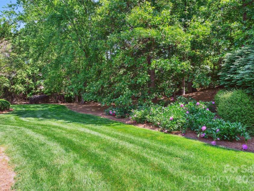 5701 Challisford Lane, Charlotte, NC 28226.  MLS# CAR4253782, YatesRealty ID 11903. 