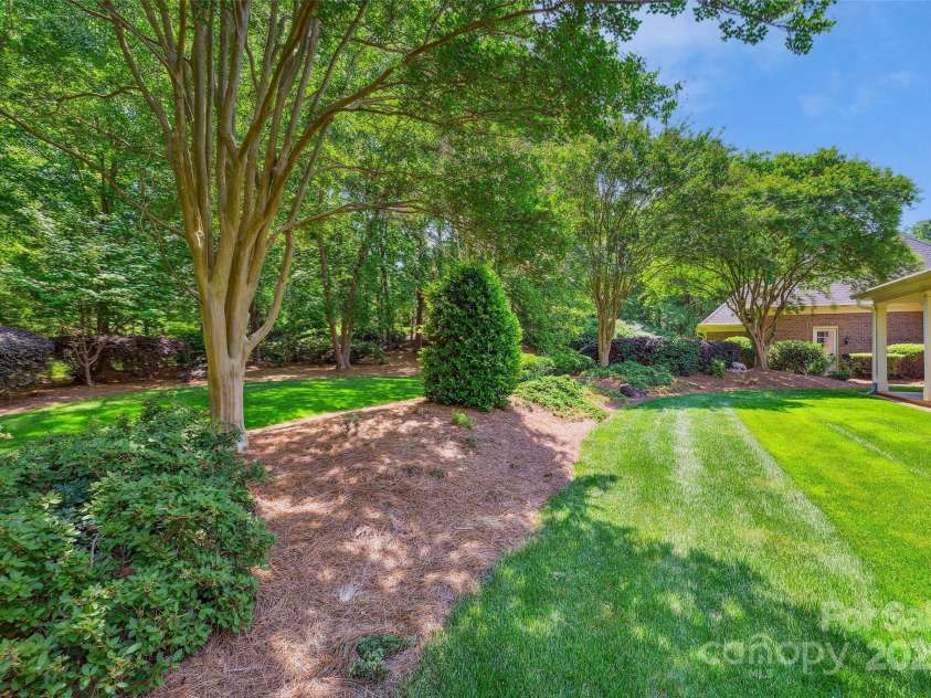 5701 Challisford Lane, Charlotte, NC 28226.  MLS# CAR4253782, YatesRealty ID 11903. 