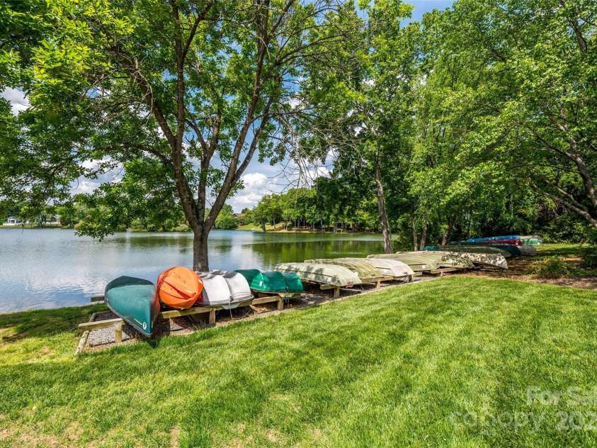 5701 Challisford Lane, Charlotte, NC 28226.  MLS# CAR4253782, YatesRealty ID 11903. 