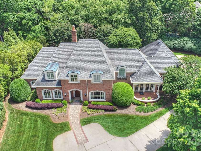 5701 Challisford Lane, Charlotte, NC 28226.  MLS# CAR4253782, YatesRealty ID 11903. 