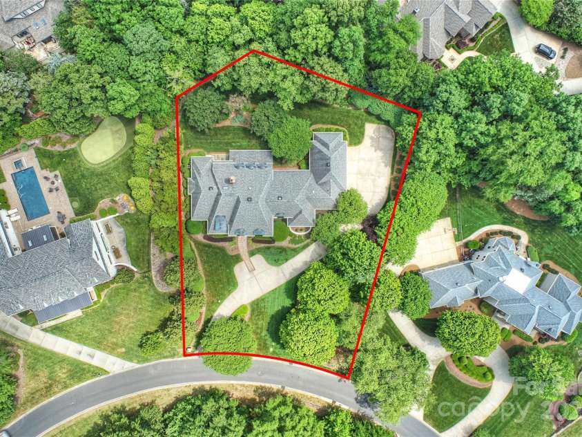 5701 Challisford Lane, Charlotte, NC 28226.  MLS# CAR4253782, YatesRealty ID 11903. 