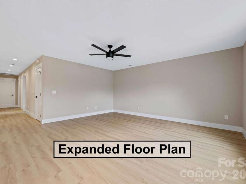 12 Knox Road, Black Mountain, NC 28711.  MLS# CAR4327309, YatesRealty ID 11904. 
