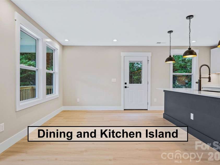 12 Knox Road, Black Mountain, NC 28711.  MLS# CAR4327309, YatesRealty ID 11904. 