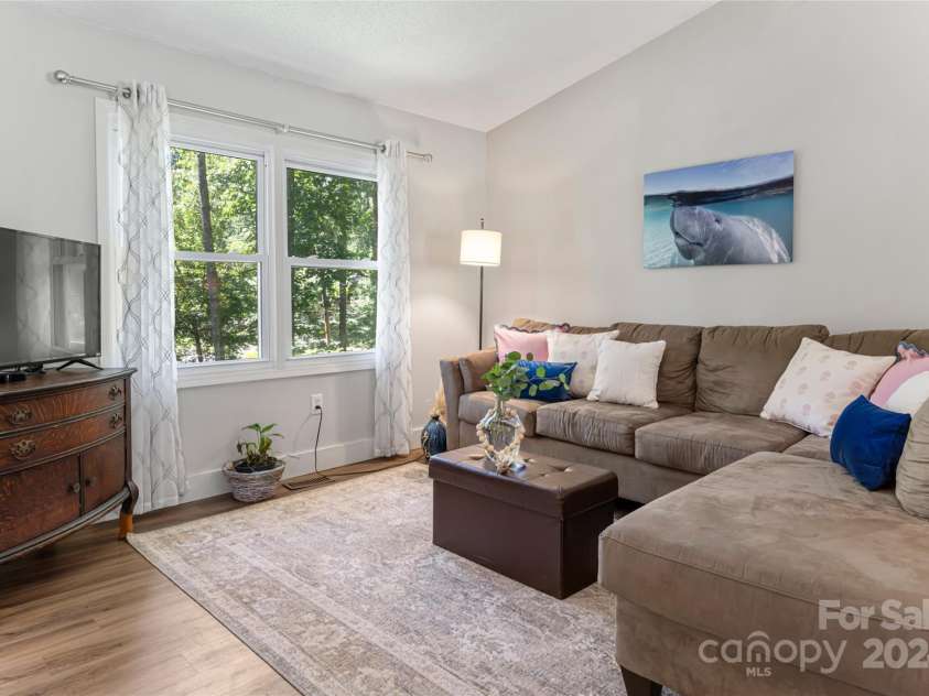 10 Muirfield Drive, Arden, NC 28704.  MLS# CAR4186604, YatesRealty ID 11905. 