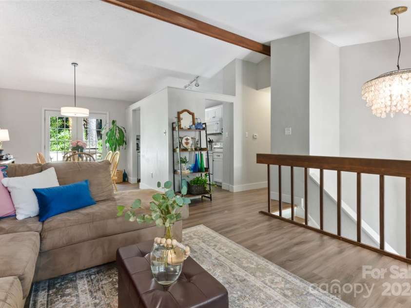 10 Muirfield Drive, Arden, NC 28704.  MLS# CAR4186604, YatesRealty ID 11905. 