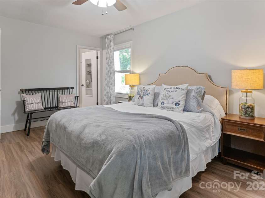 10 Muirfield Drive, Arden, NC 28704.  MLS# CAR4186604, YatesRealty ID 11905. 